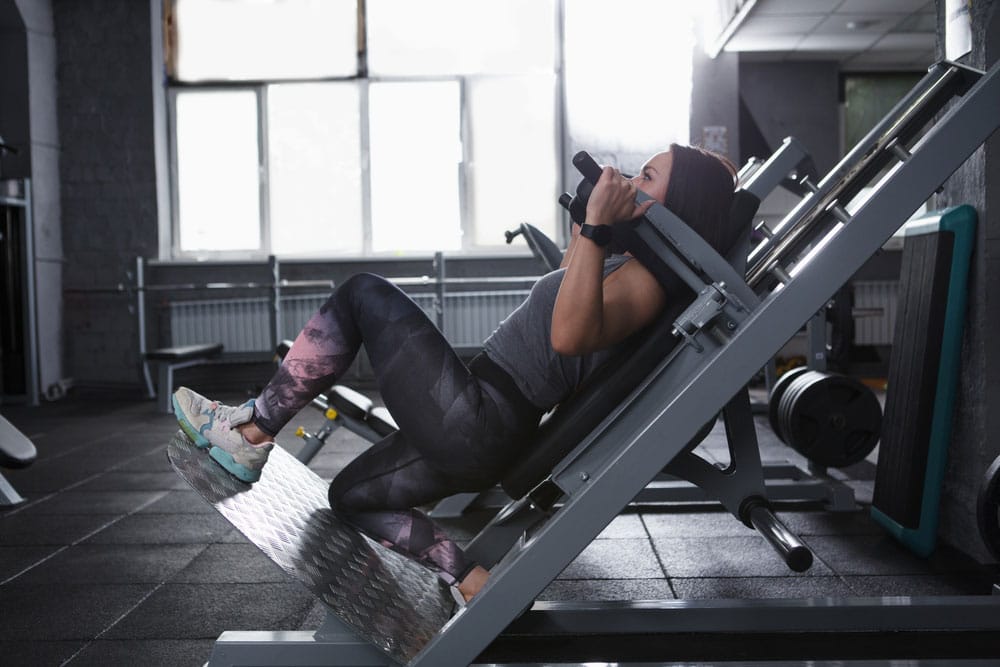 Hack Squat: Pros, Cons, Tips and Techniques | Flex